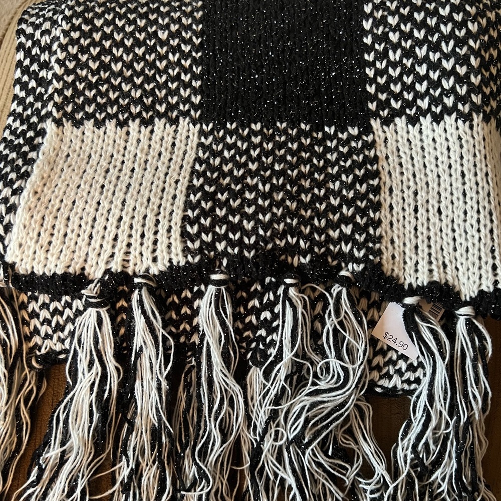 Maurice’s scarf brand new with tags